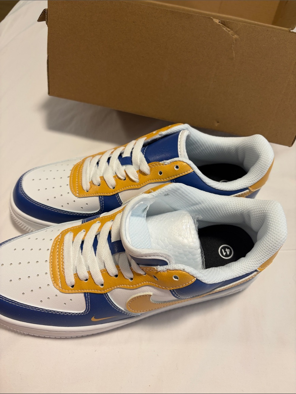 Nike Low-Top Sneakers in White, Blue & Yellow